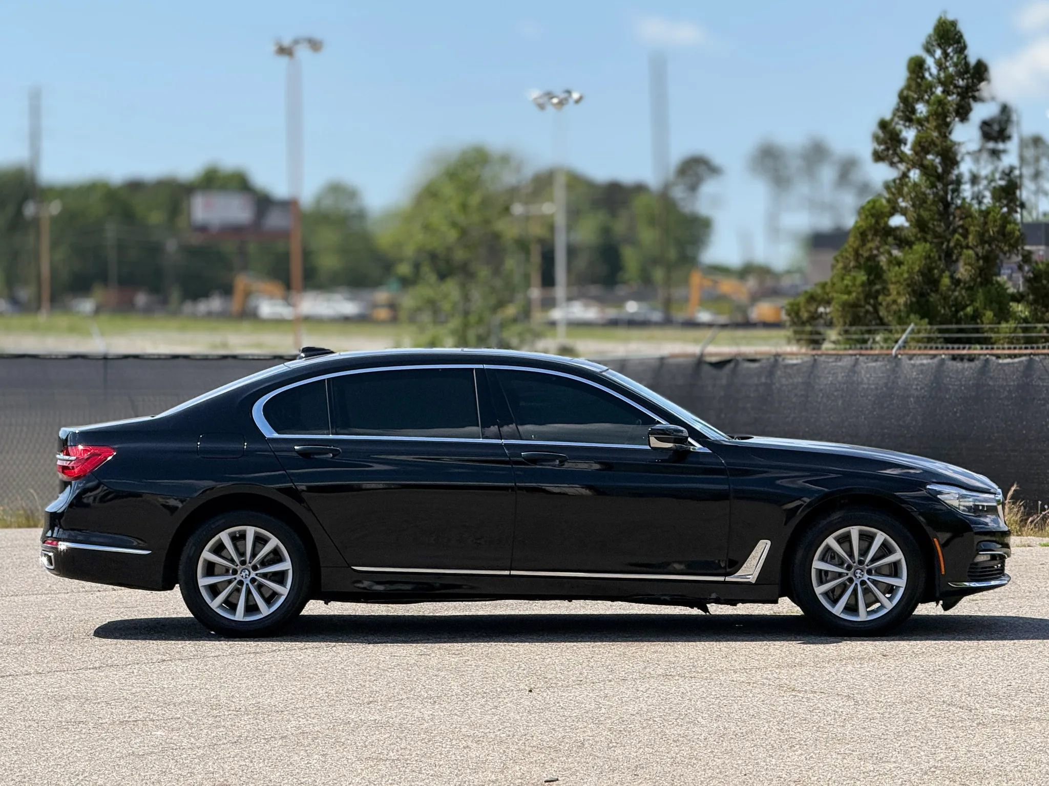 Used 2018 BMW 740i RWD image 7