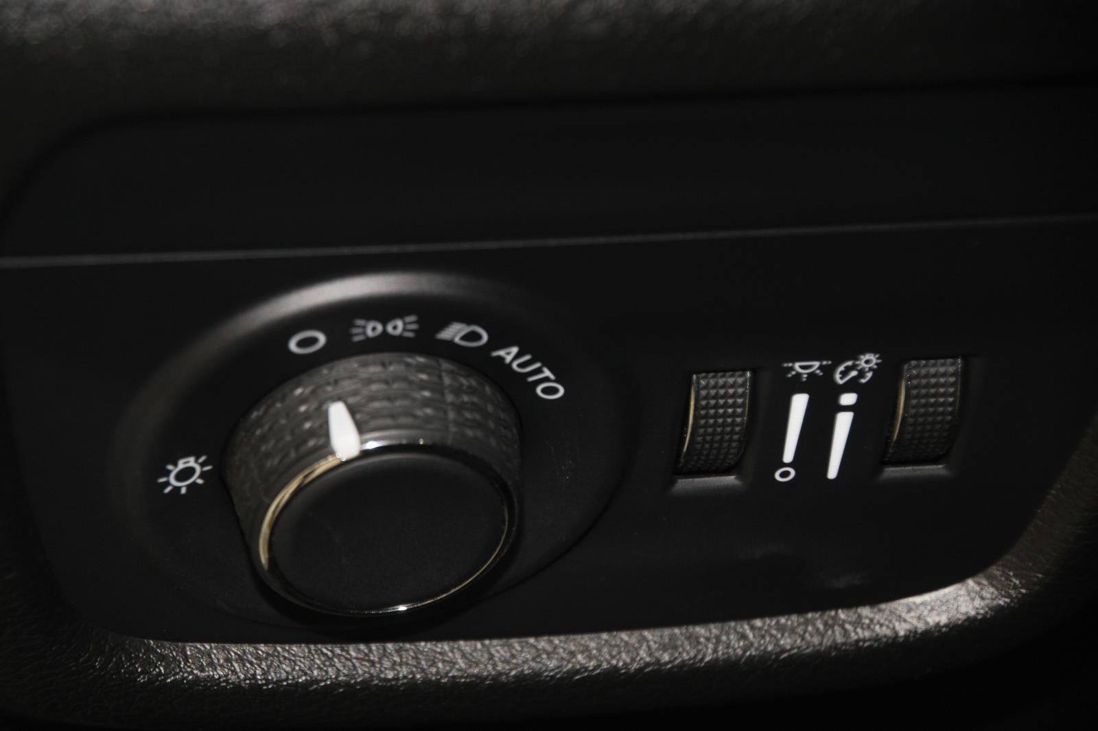 Used 2024 Jeep Grand Cherokee L Laredo image 13