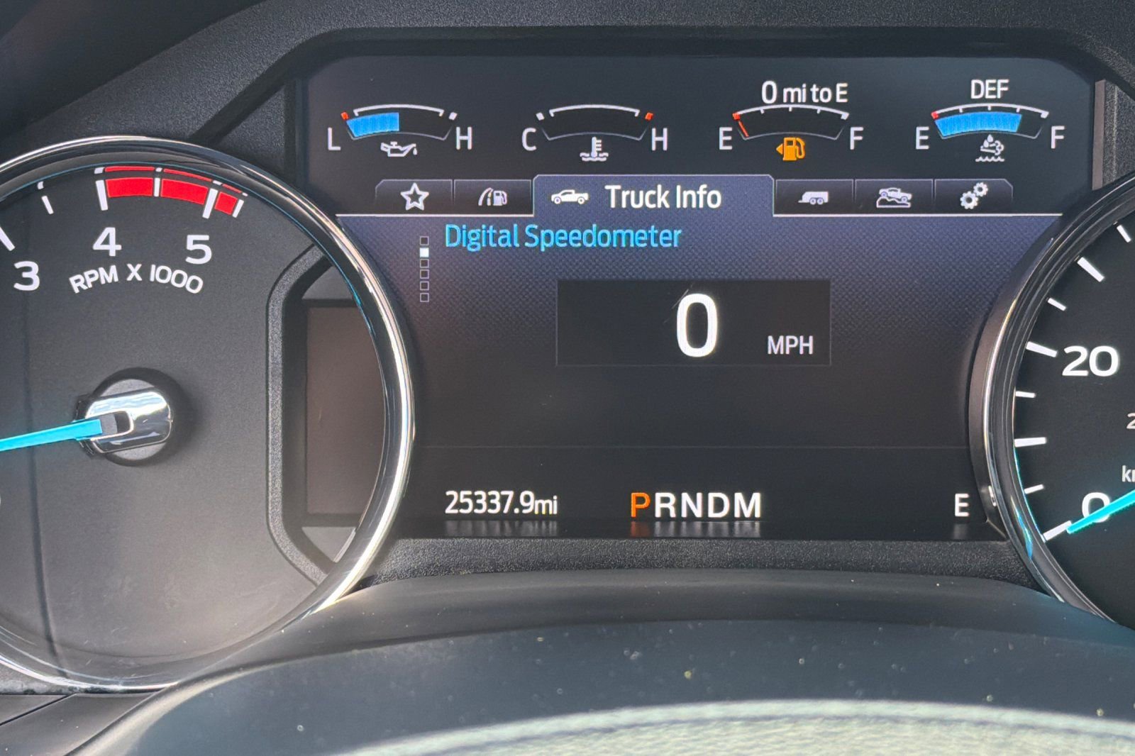 Used 2022 Ford F450 Platinum w/ FX4 Off-Road Package image 25