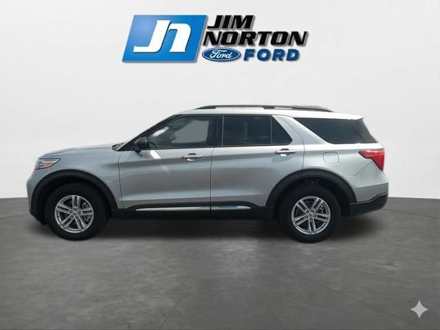 Used 2023 Ford Explorer XLT w/ Equipment Group 202A AWD/4WD image 6