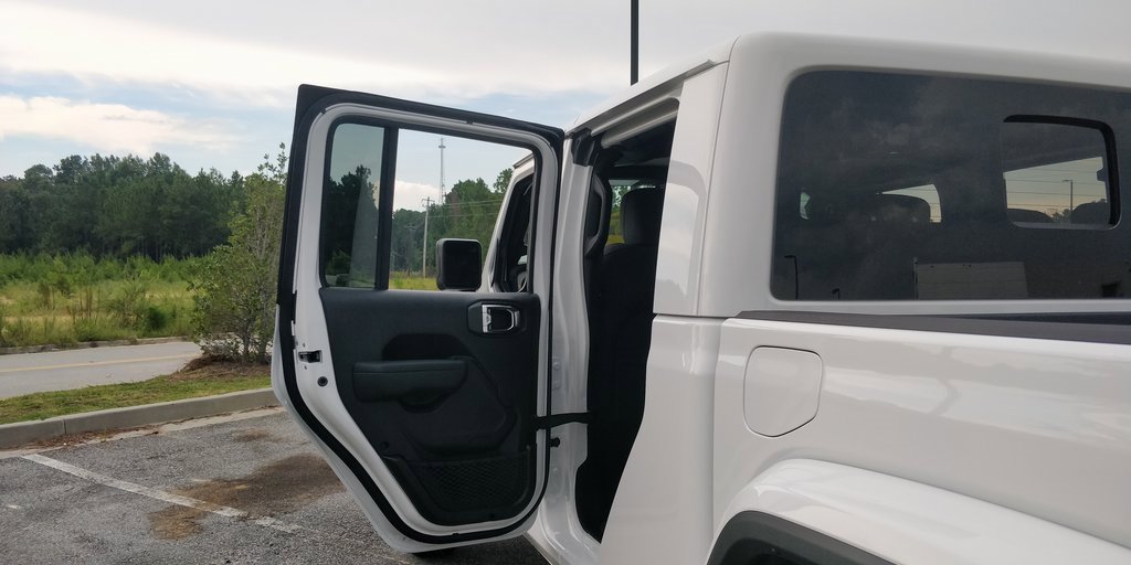 New 2025 Jeep Gladiator Sport image 47