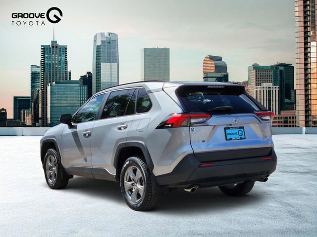 Used 2023 Toyota RAV4 XLE w/ Convenience Package FWD image 3