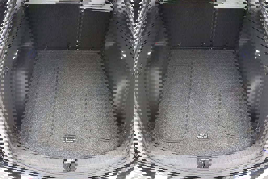 Used 2024 Volkswagen Atlas Cross Sport SEL R-Line image 29