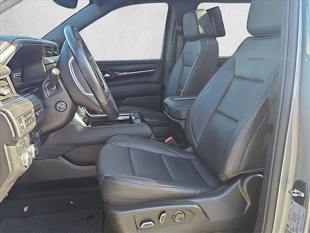 Used 2024 GMC Yukon XL Denali w/ Advanced Technology Package image 16