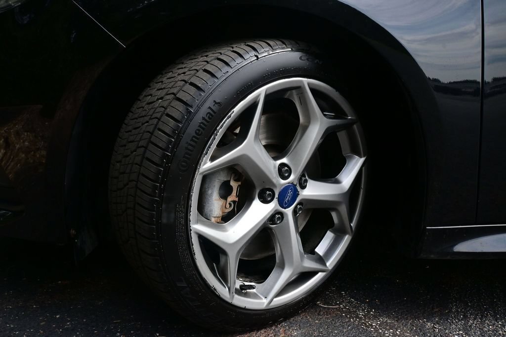 Used 2015 Ford Focus ST FWD image 10