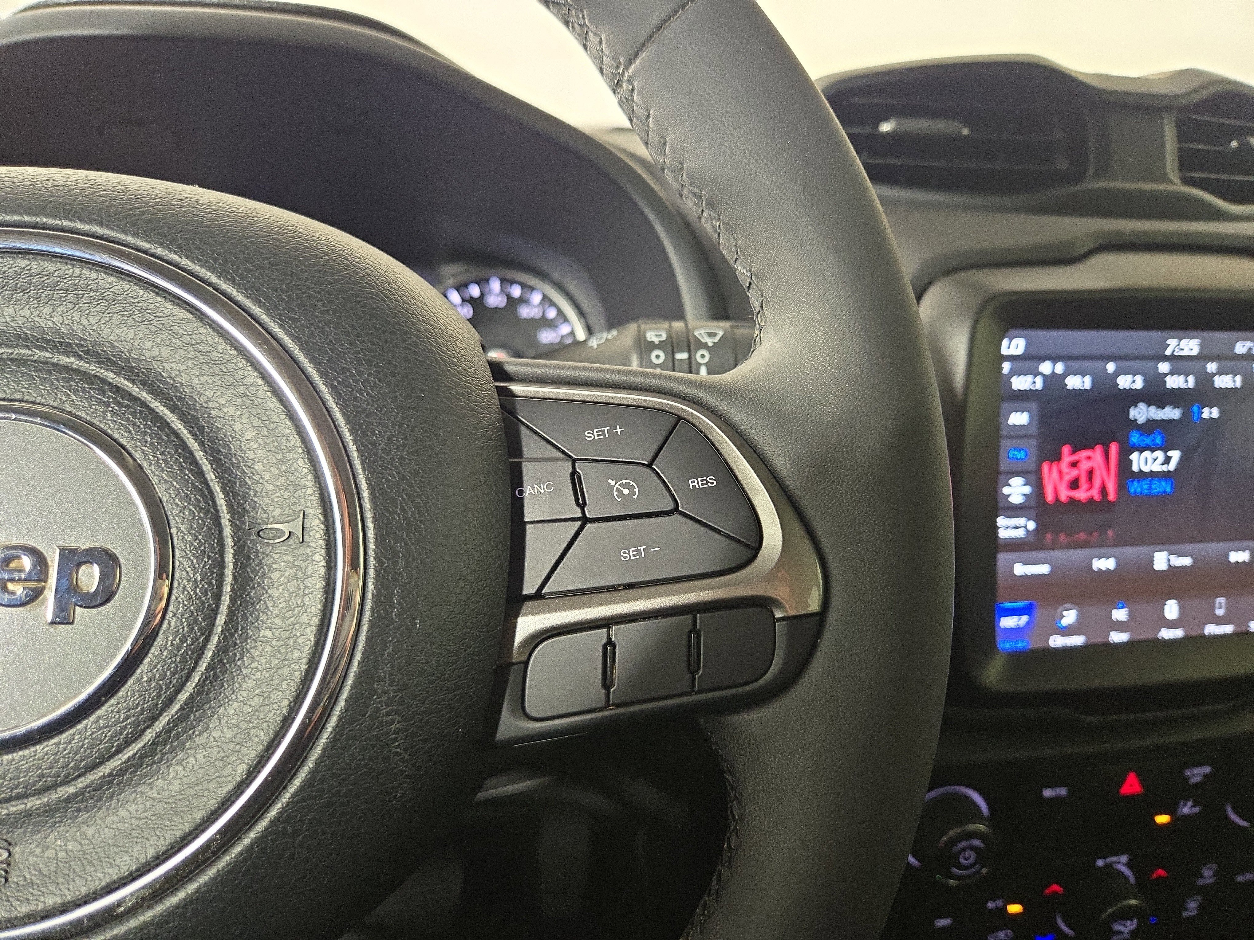 Used 2022 Jeep Renegade Latitude image 16