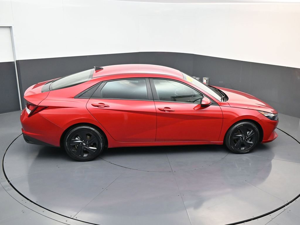 Certified 2023 Hyundai Elantra SEL w/ Preferred Accessory Package image 15