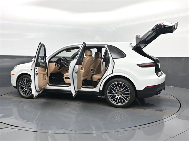 Used 2023 Porsche Cayenne S Platinum w/ Assistance Package image 70