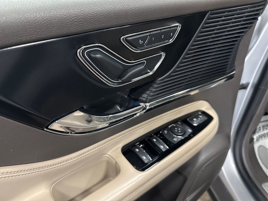 Used 2020 Lincoln Corsair AWD w/ Equipment Group 101A image 29