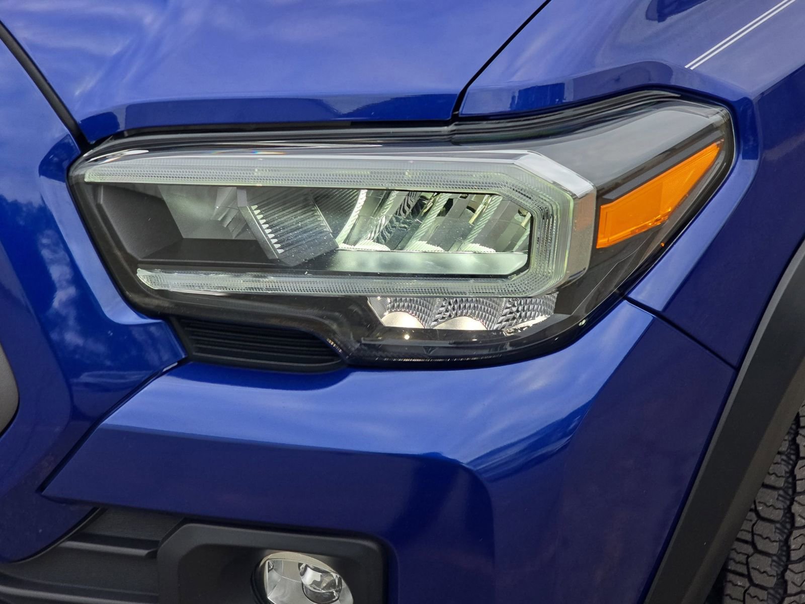 Used 2022 Toyota Tacoma TRD Off-Road image 34