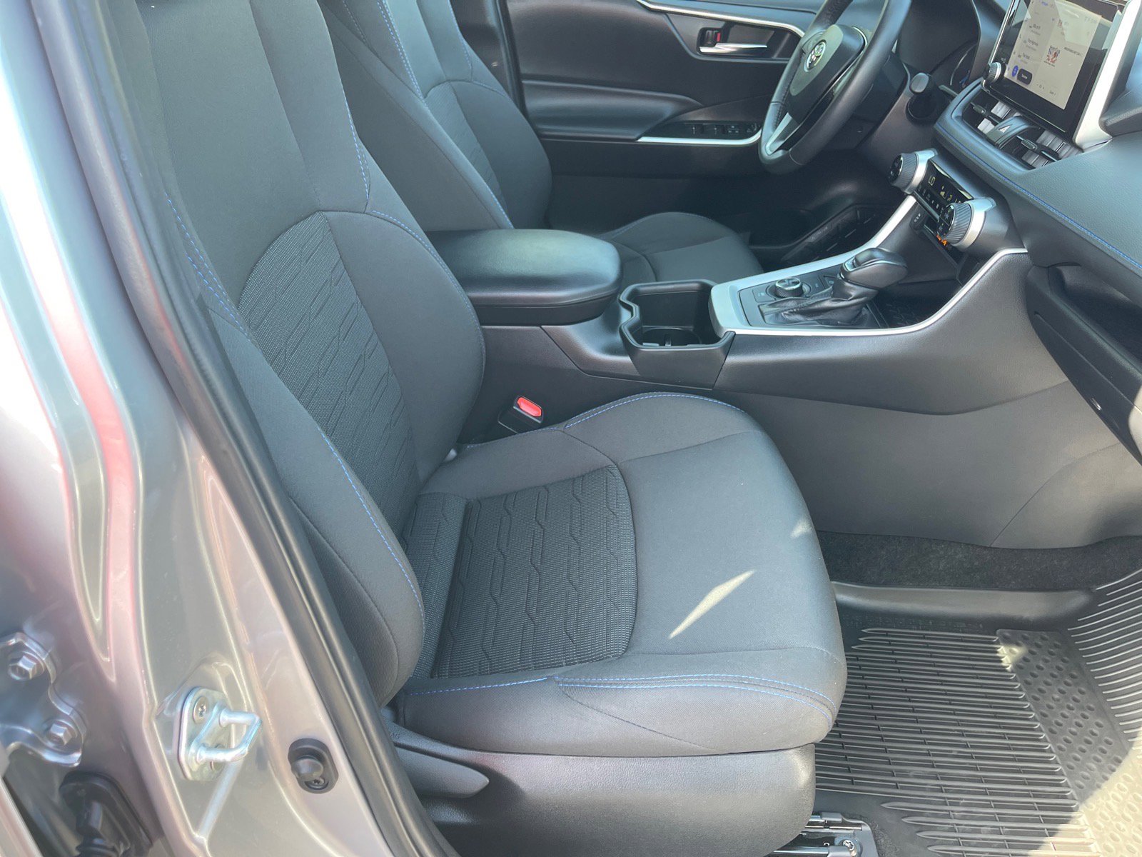 Used 2024 Toyota RAV4 SE AWD/4WD image 19