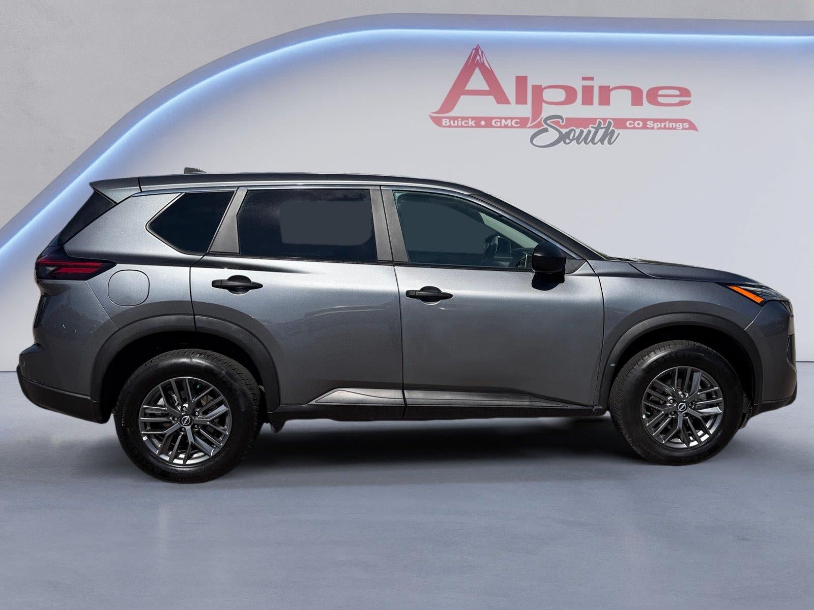 Used 2024 Nissan Rogue S AWD/4WD image 6