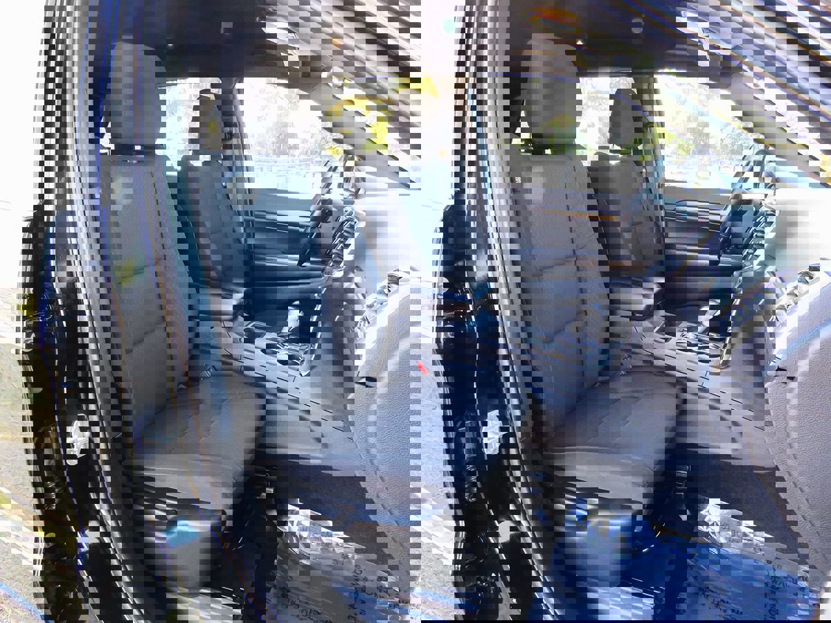 Used 2018 Jeep Grand Cherokee Laredo image 16