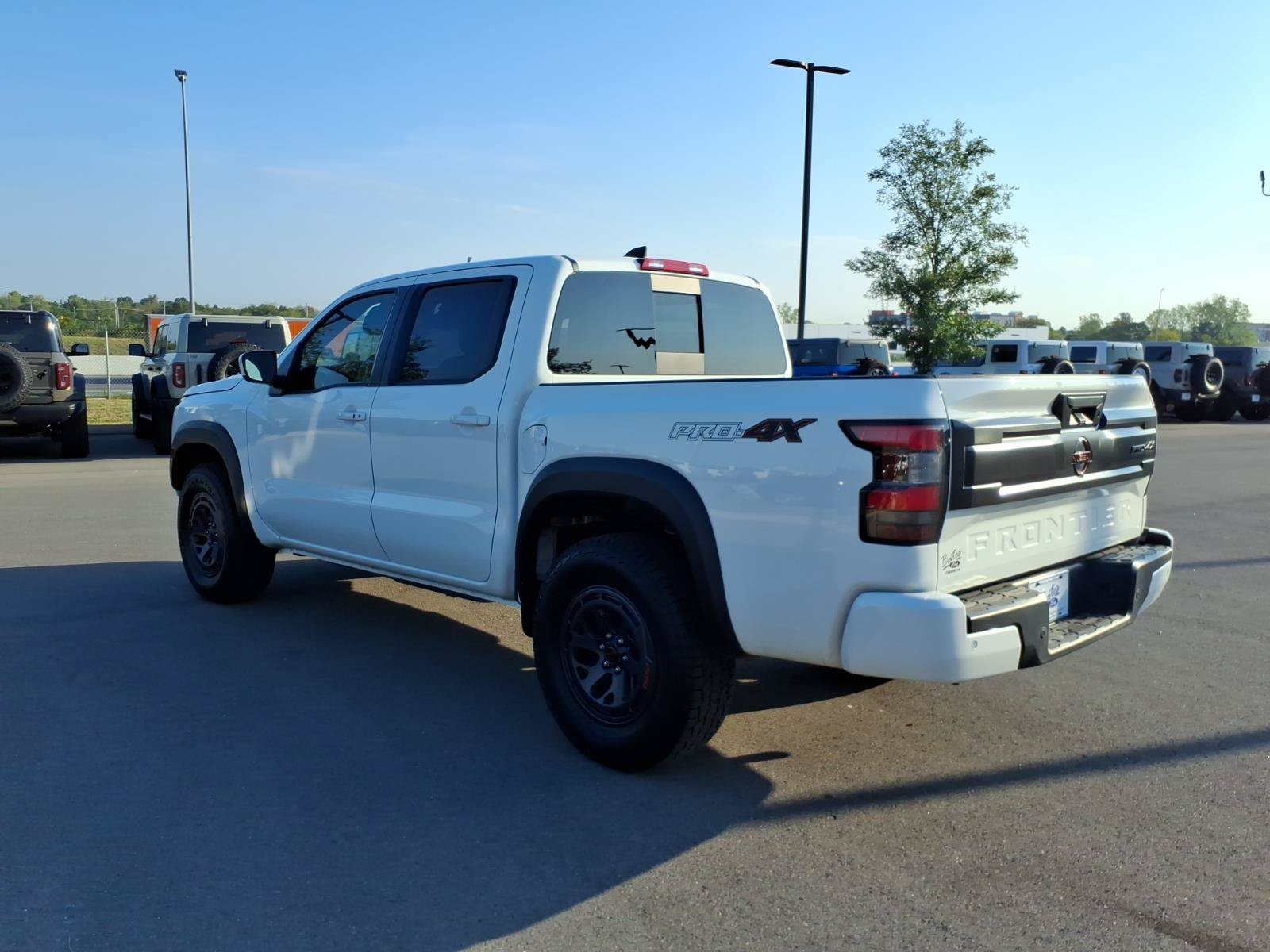 Used 2026 Nissan Frontier PRO-4X AWD/4WD image 5