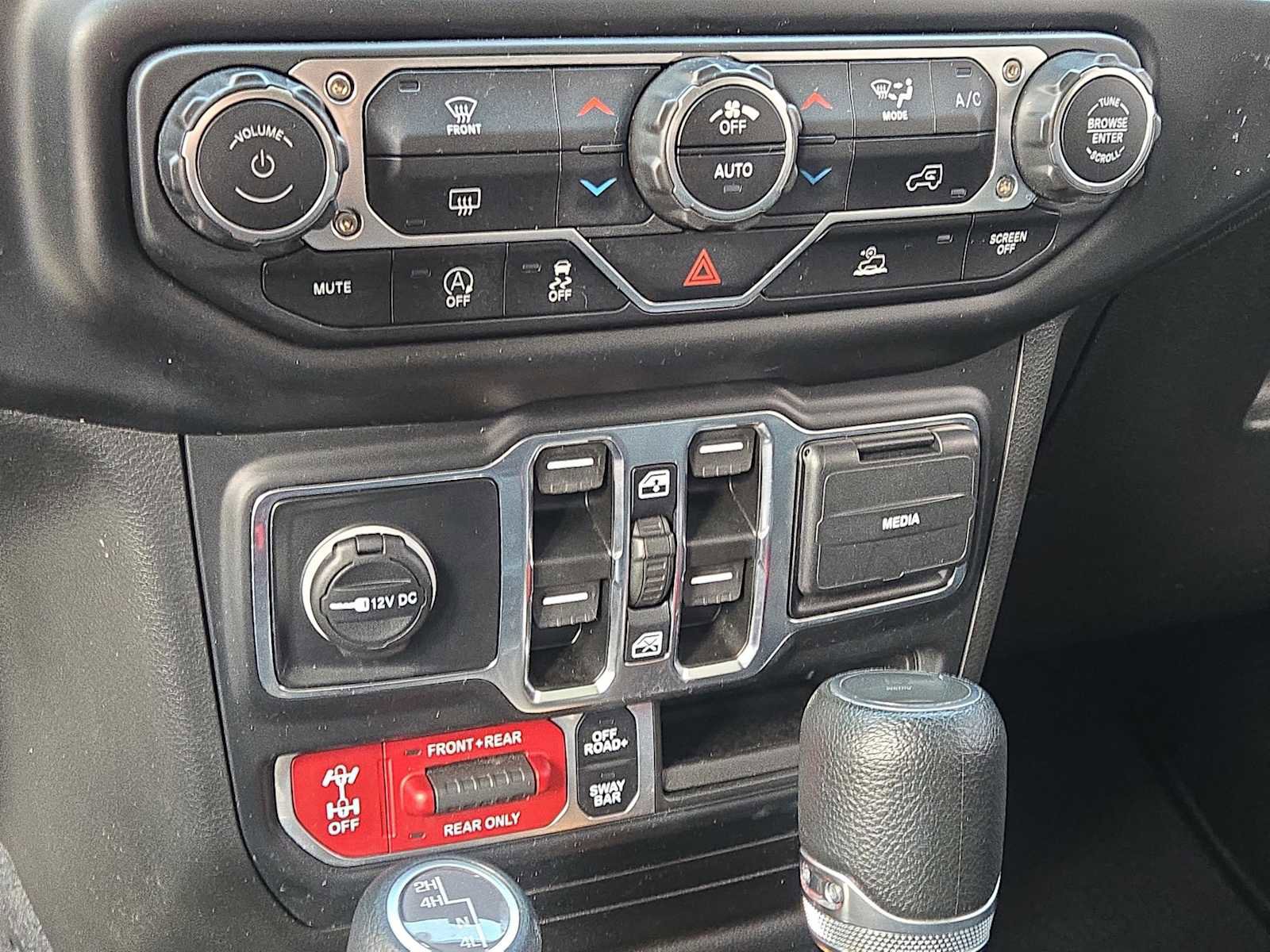 Used 2023 Jeep Wrangler Unlimited Rubicon image 30