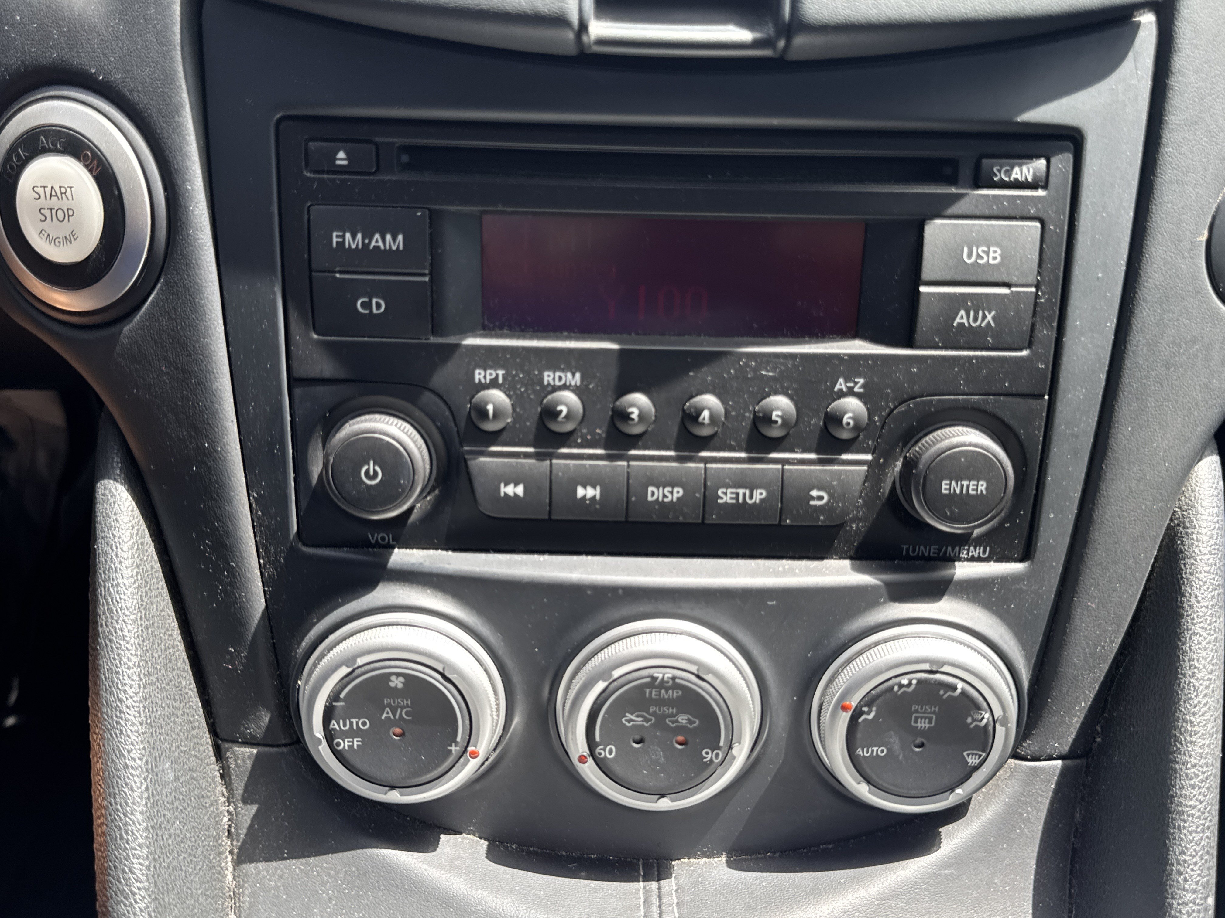 Used 2017 Nissan 370Z Coupe RWD image 18