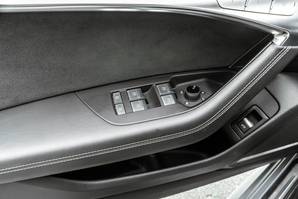 Used 2023 Audi RS 6 AWD/4WD image 15