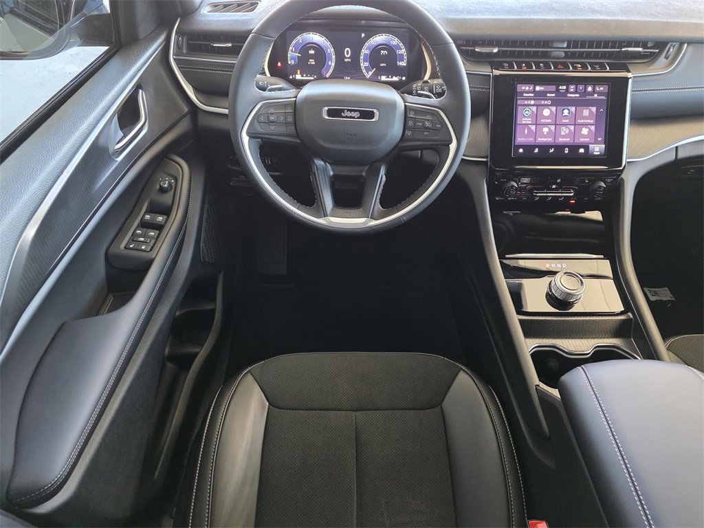 New 2025 Jeep Grand Cherokee L Altitude image 11