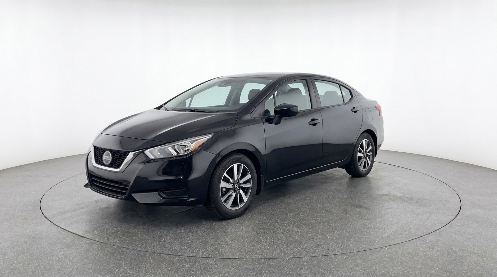 Used 2025 Nissan Versa SV image 3