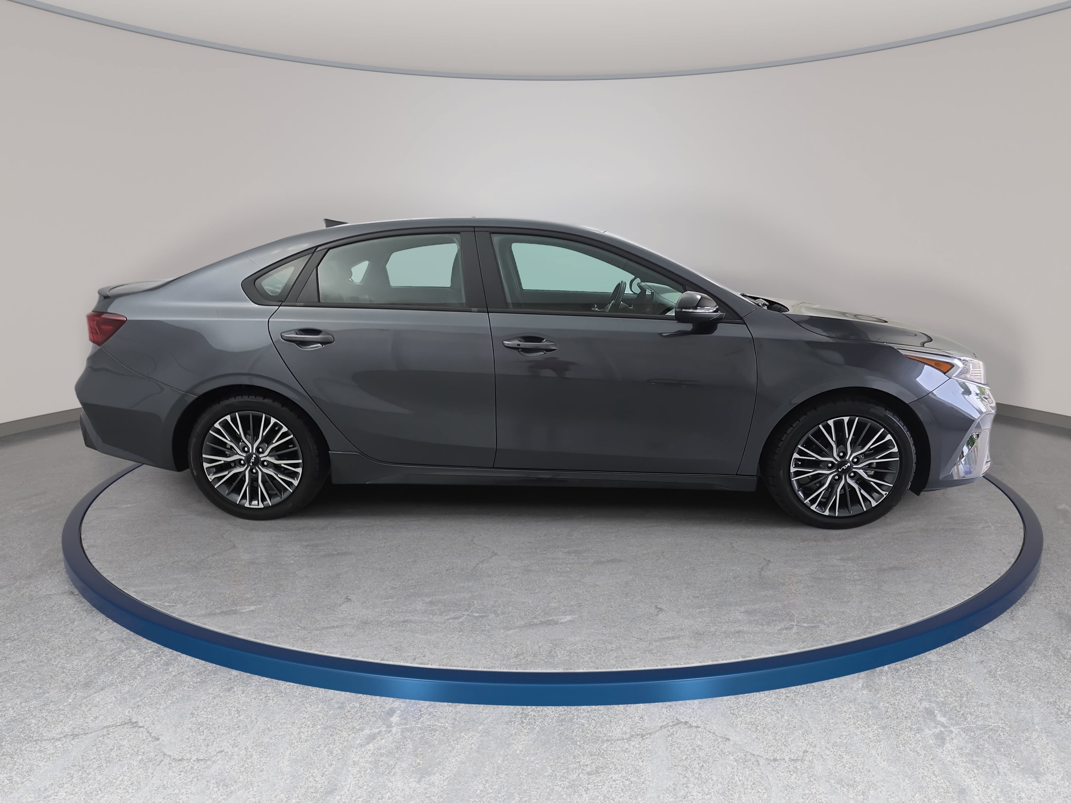 Used 2023 Kia Forte GT-Line FWD image 4