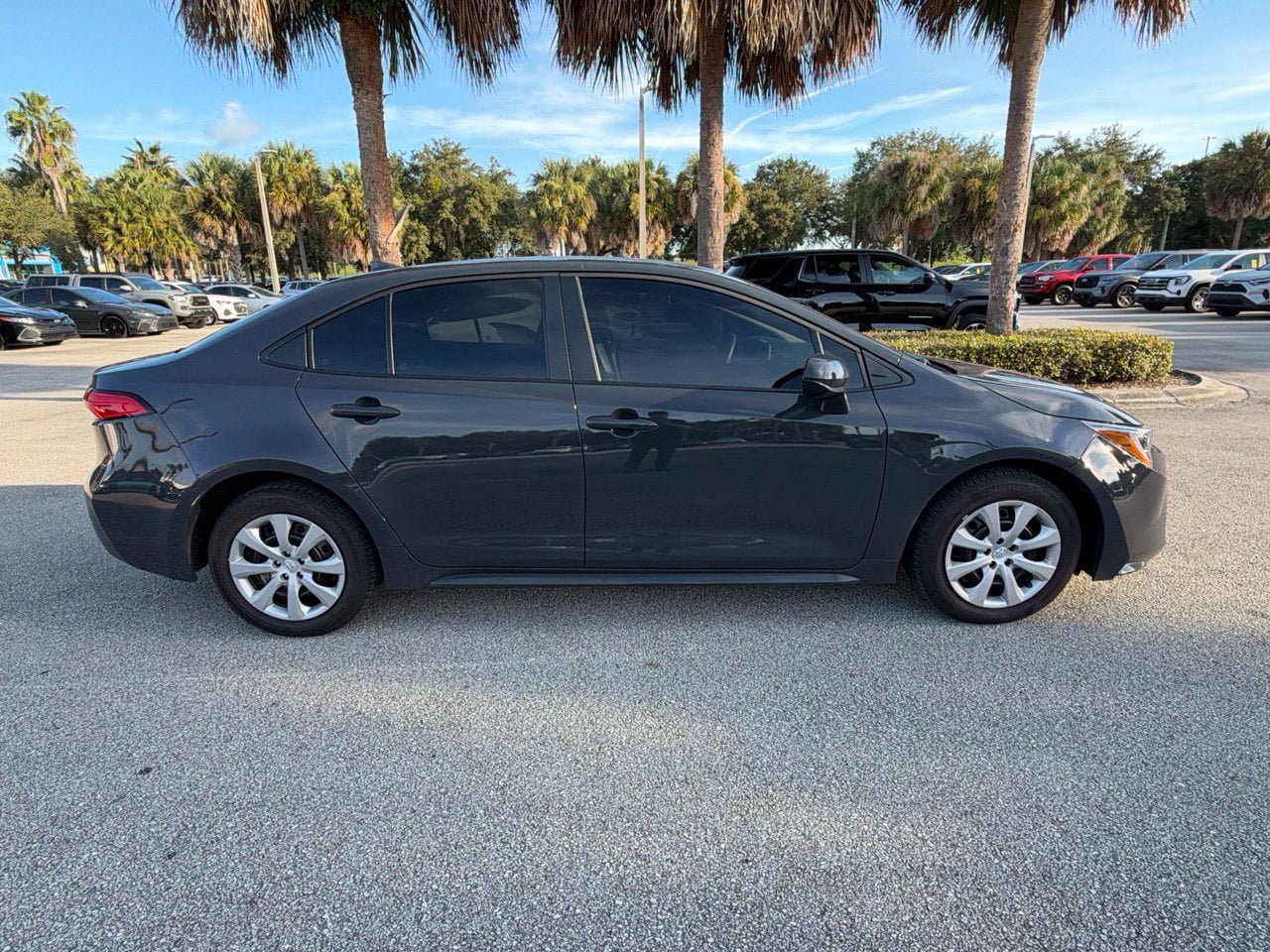 Used 2026 Toyota Corolla LE FWD image 4