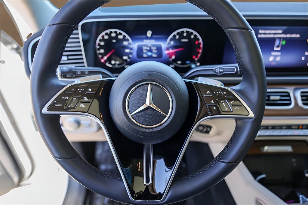Used 2025 Mercedes-Benz GLE 350 4MATIC image 11