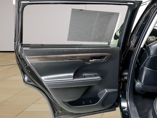 Used 2022 Toyota Highlander Limited AWD/4WD image 24