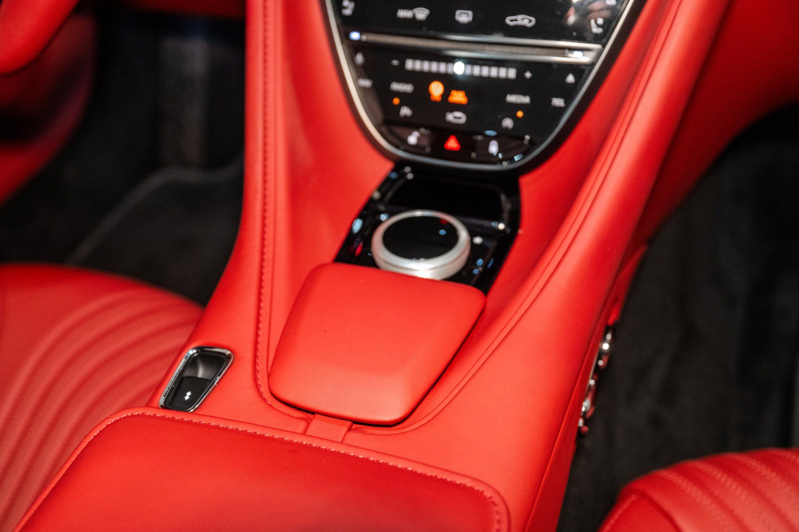 Used 2023 Aston Martin DB11 V8 image 36