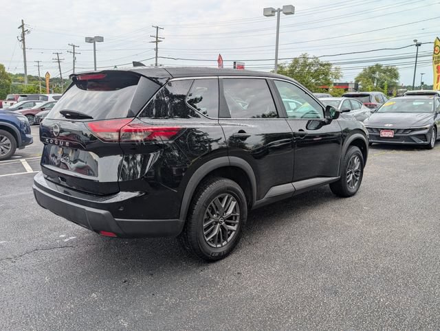 Used 2024 Nissan Rogue S FWD image 3