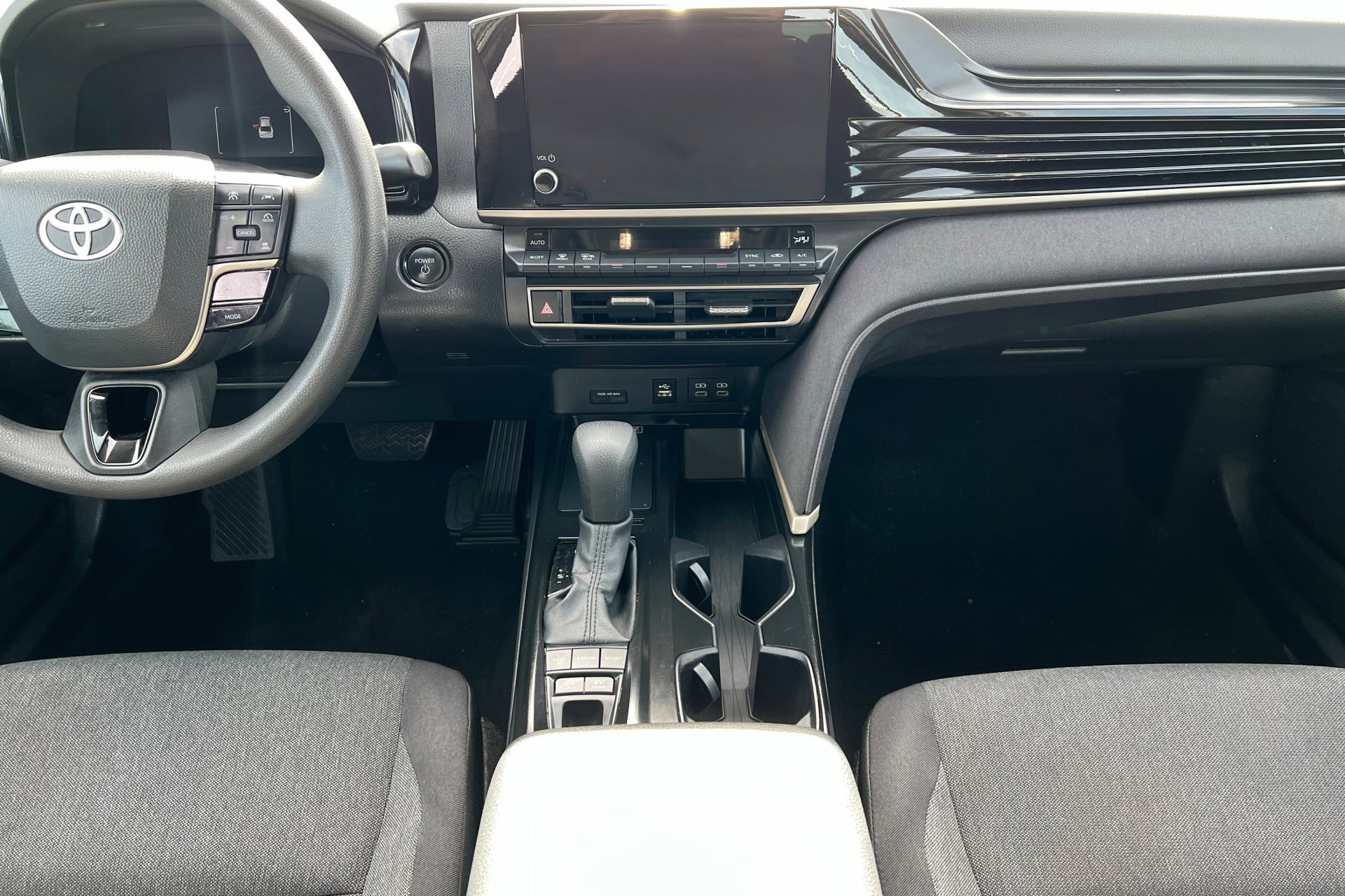 Certified 2025 Toyota Camry LE image 14