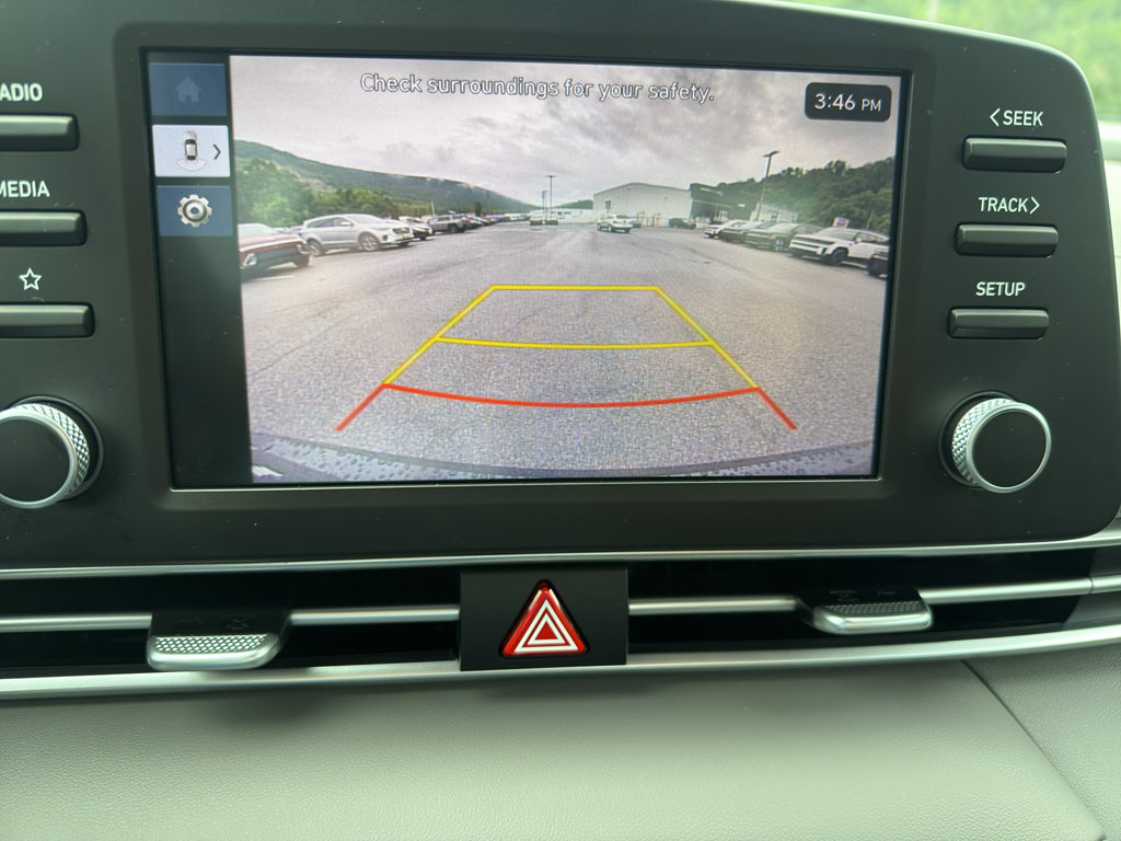 Certified 2024 Hyundai Elantra SE FWD image 16