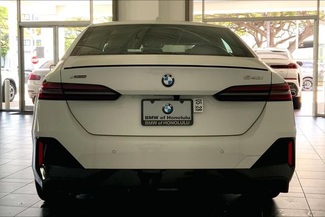 New 2026 BMW 540i xDrive w/ M Sport Package AWD/4WD image 4