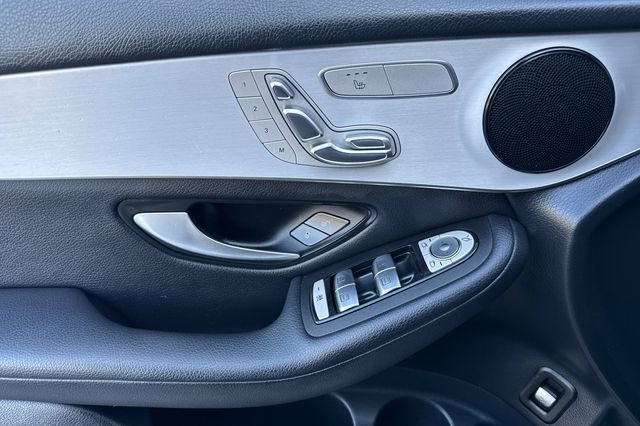 Used 2021 Mercedes-Benz GLC 300 image 11