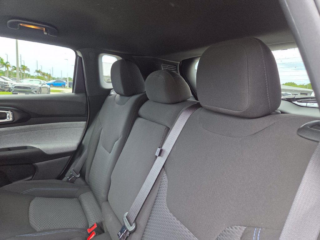Used 2023 Jeep Compass Sport AWD/4WD image 22