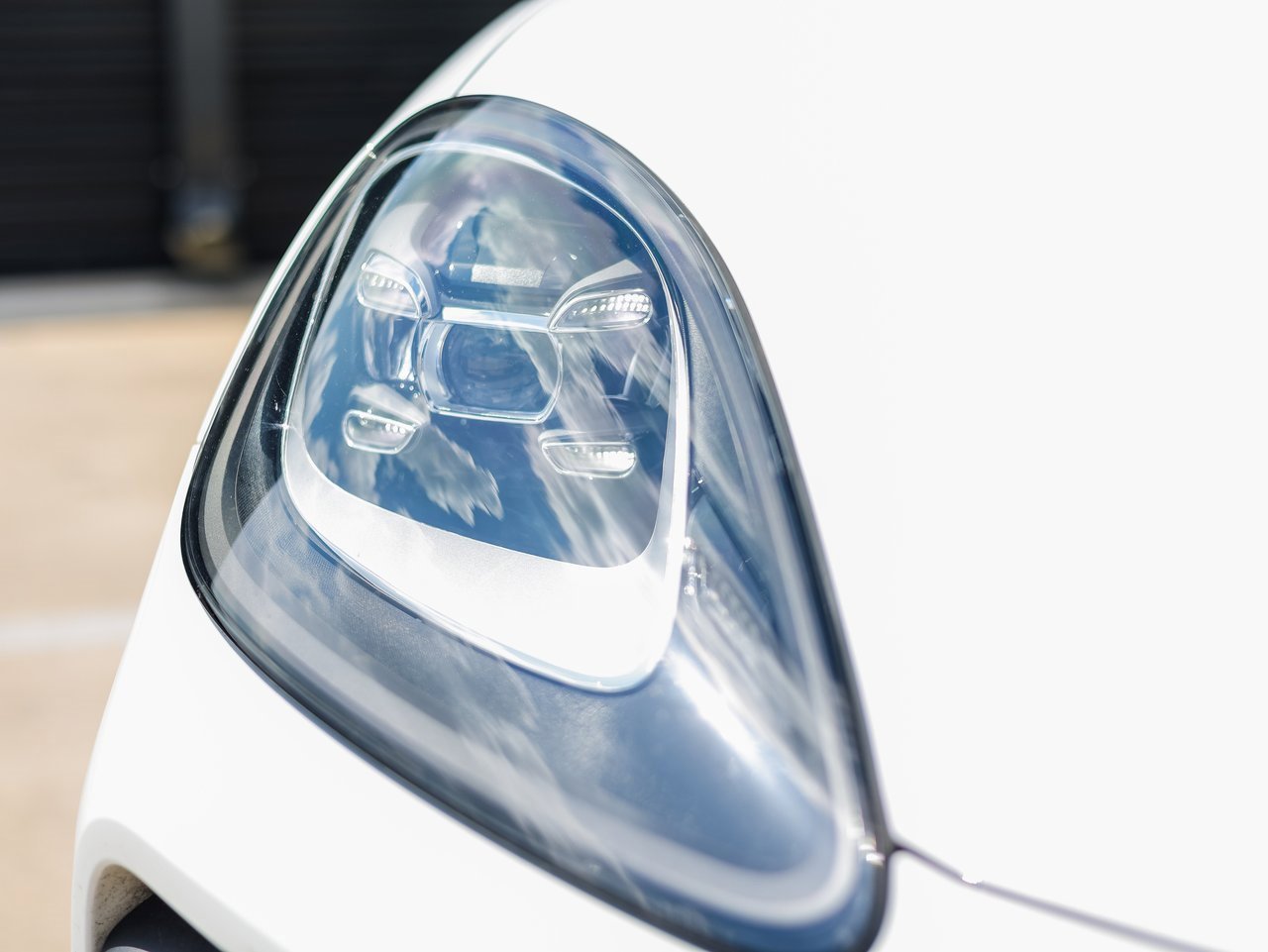 Certified 2023 Porsche Cayenne Platinum Edition image 13