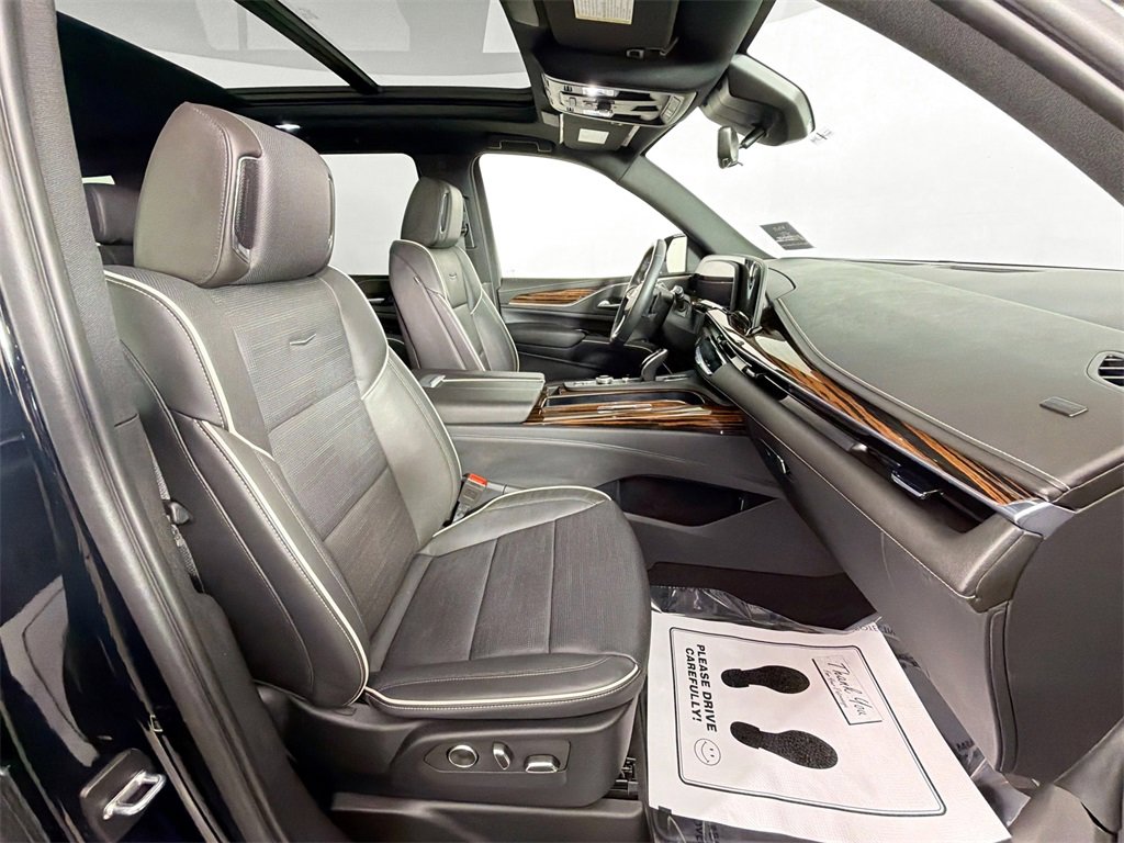 Used 2024 Cadillac Escalade Premium Luxury image 33