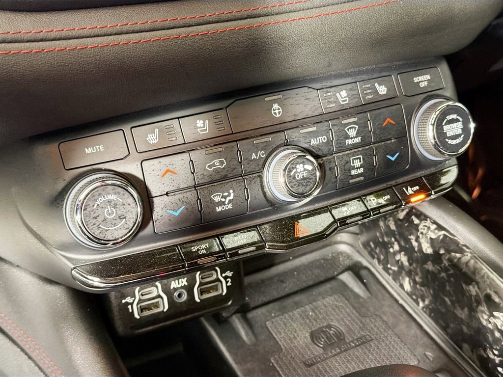 Used 2024 Dodge Durango R/T AWD/4WD image 16