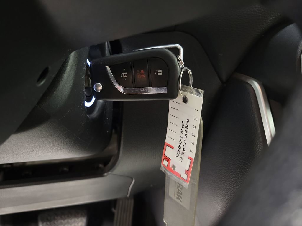 Used 2019 Toyota RAV4 LE w/ Carpet Mat Package image 16