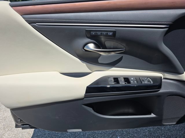 Used 2025 Lexus ES 350 w/ Premium Package FWD image 24