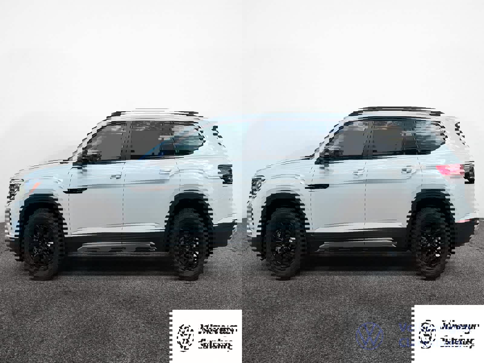 New 2026 Volkswagen Atlas Peak Edition image 2