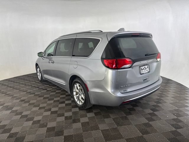 Used 2018 Chrysler Pacifica Limited FWD image 9