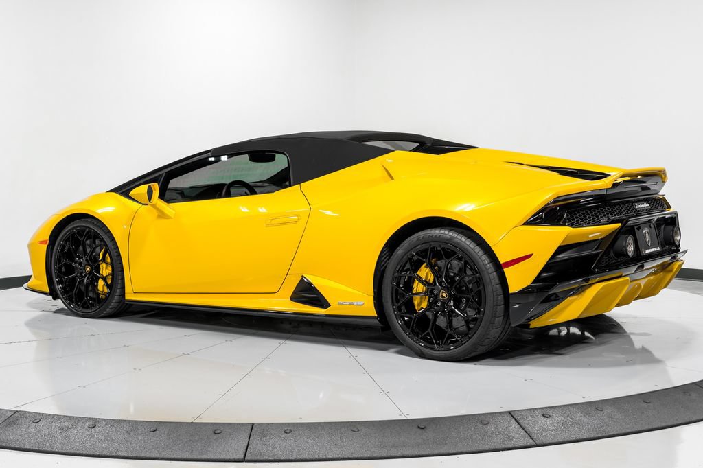 Used 2022 Lamborghini Huracan EVO RWD image 43