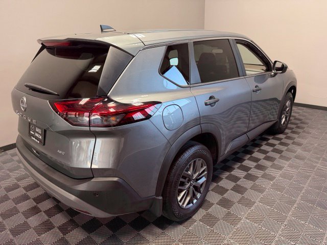 Used 2023 Nissan Rogue S AWD/4WD image 8