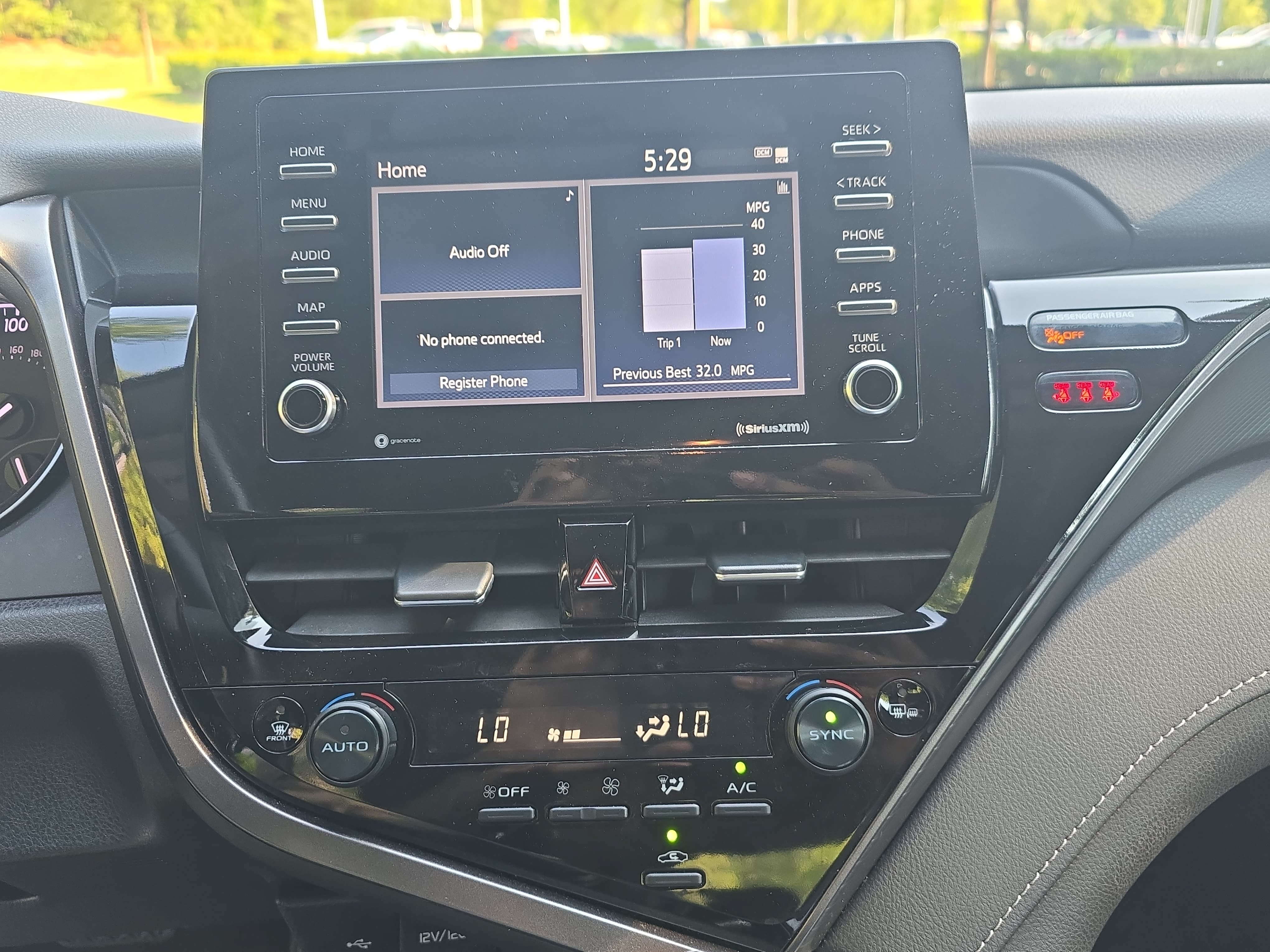 Used 2024 Toyota Camry SE FWD image 19