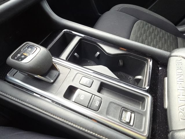 Used 2022 Nissan Pathfinder S FWD image 21
