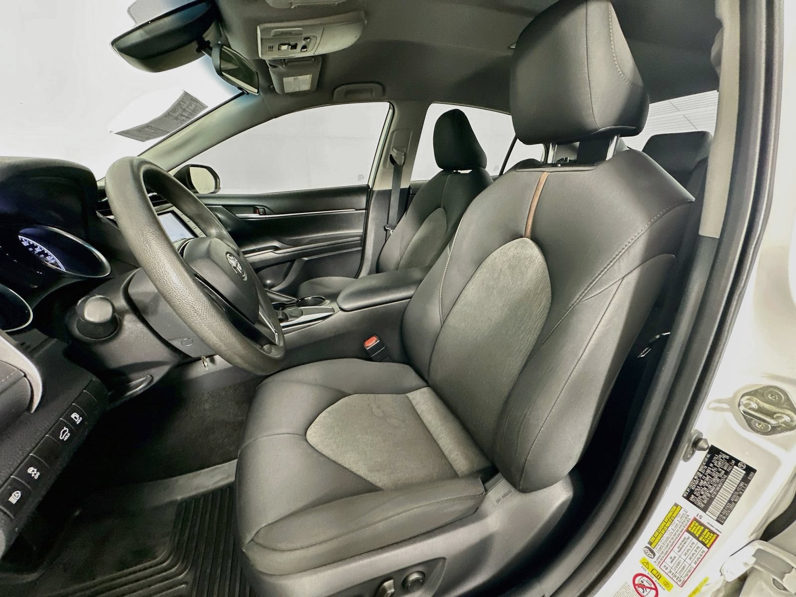 Used 2019 Toyota Camry LE FWD image 20