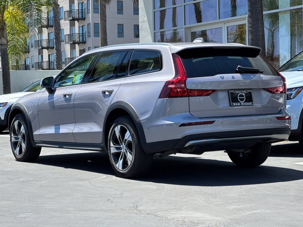 New 2026 Volvo V60 B5 Cross Country Plus w/ Climate Package AWD/4WD image 3