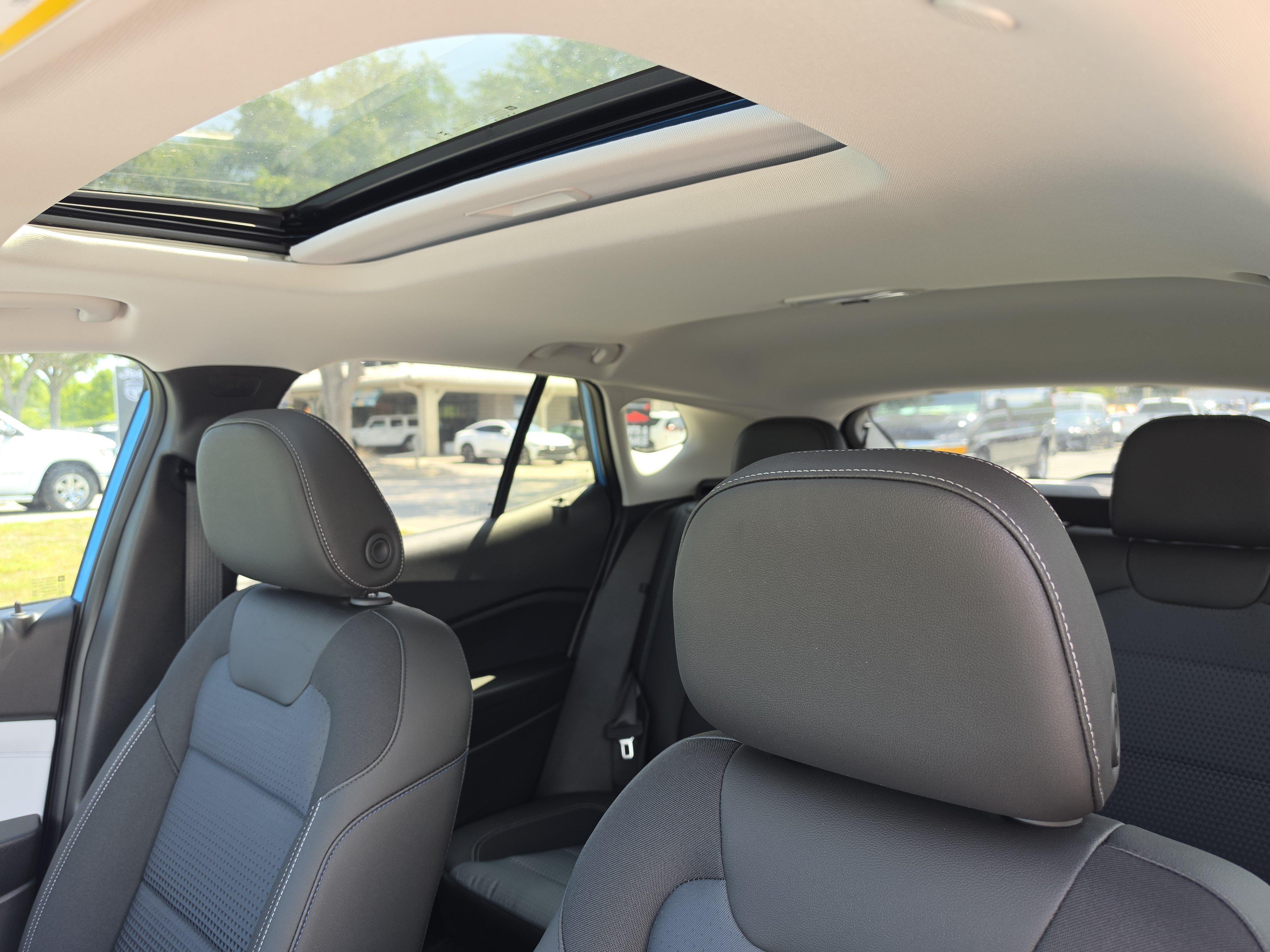 New 2026 Chevrolet Trax LT w/ Sunroof Package FWD image 26