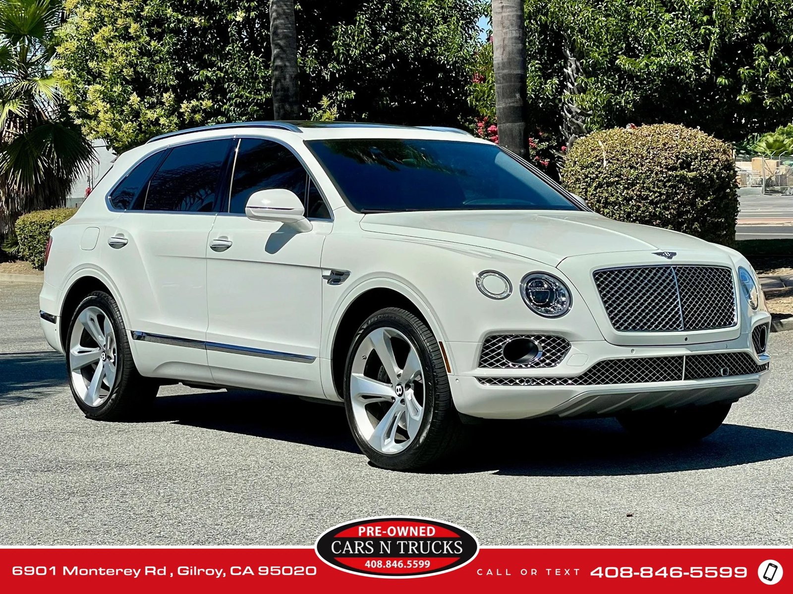 Used 2018 Bentley Bentayga AWD/4WD image 36
