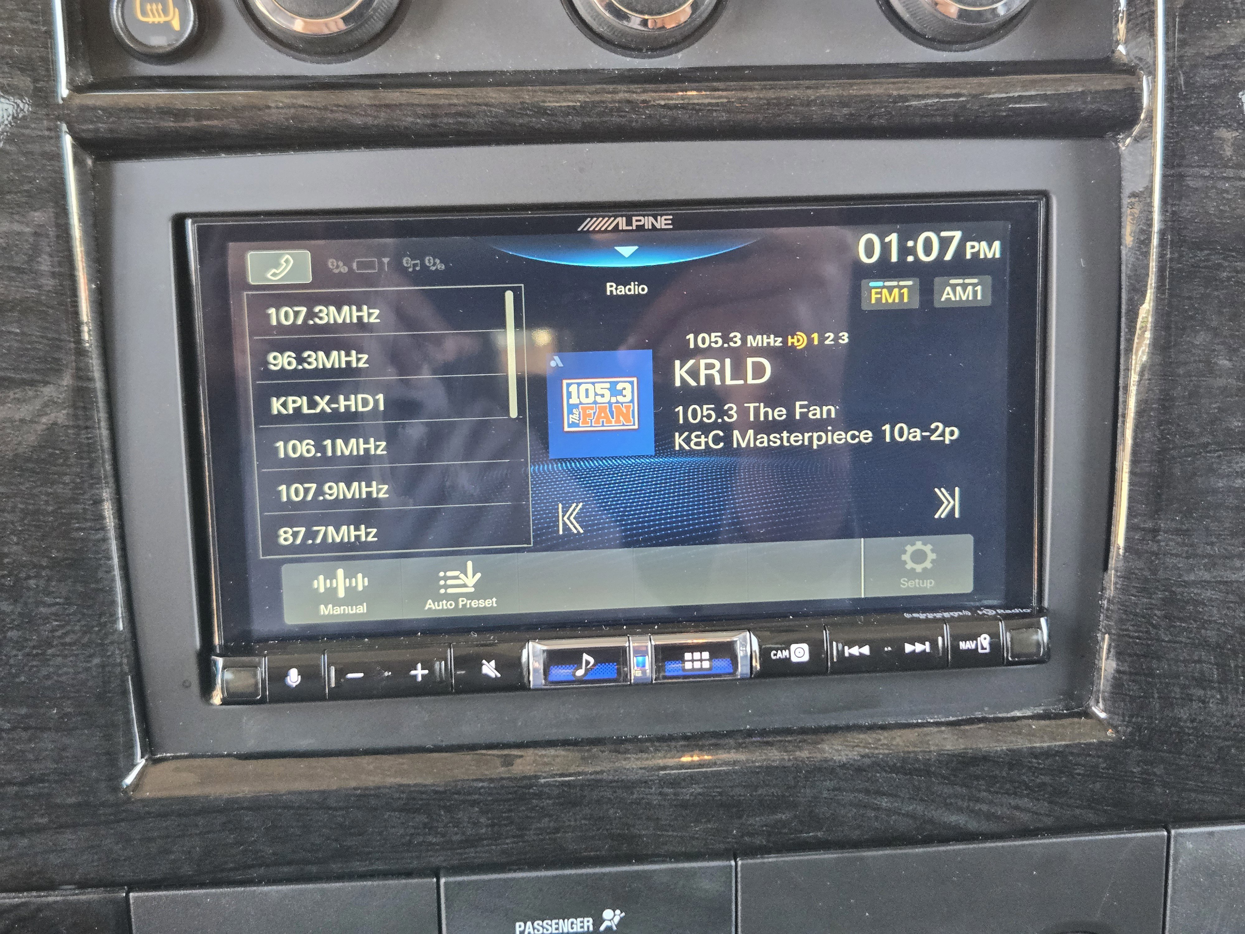 Used 2023 Chevrolet Express 2500 image 24